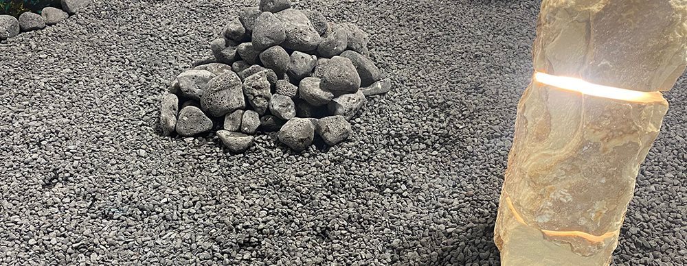 Milano-fiera-ciottolo-lava-etna