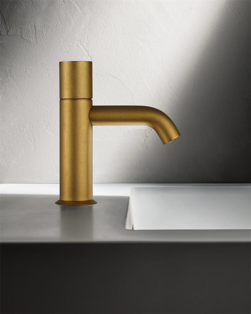 NOSTROMO_Q7_E904WF_SANTI-CALECA-2017_VANESSA-2021-aspect-ratio-4-5