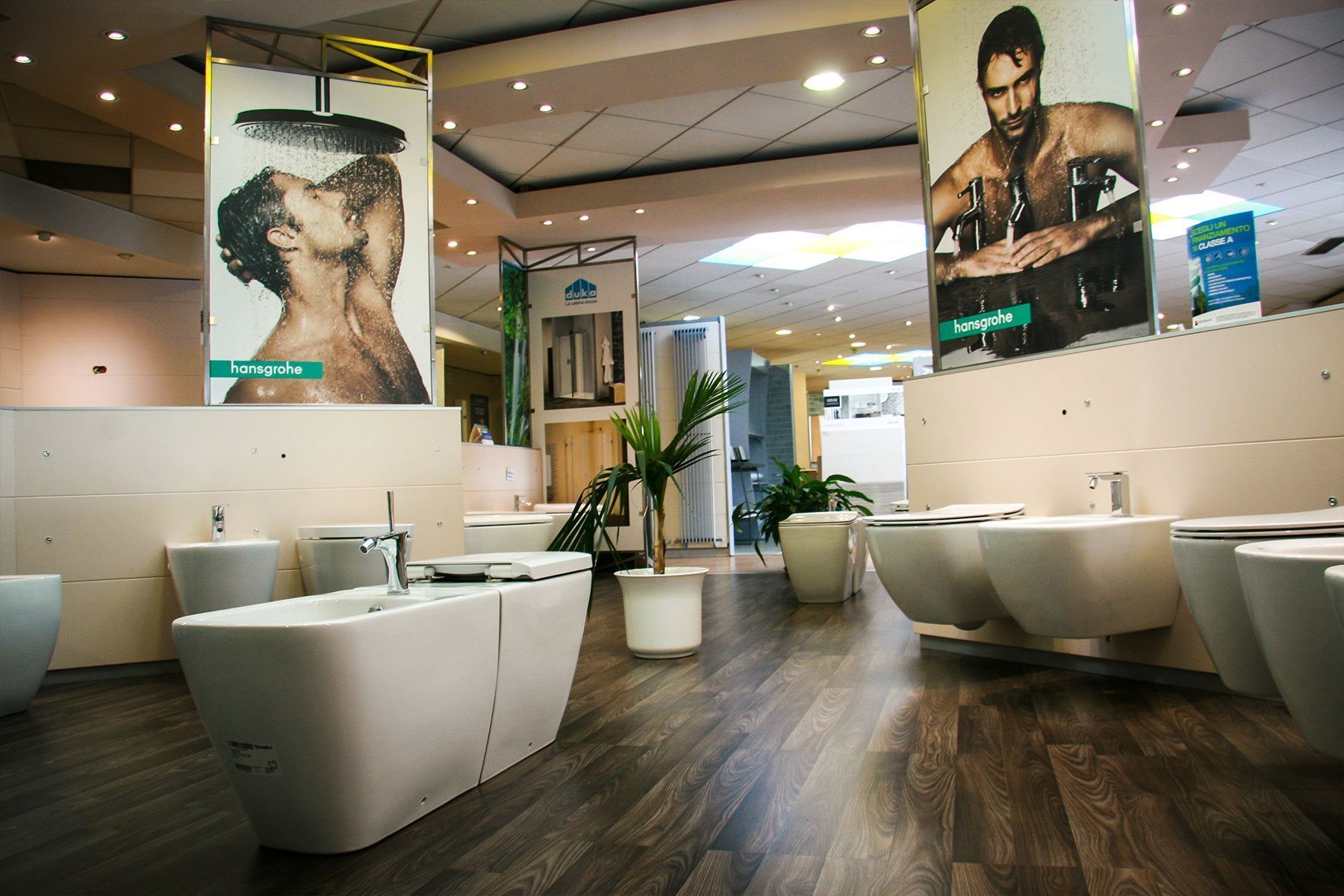 Punto_vendita_castelfranco_piastrelle_bonato_ceramica_tavolo_business_gres0(1)