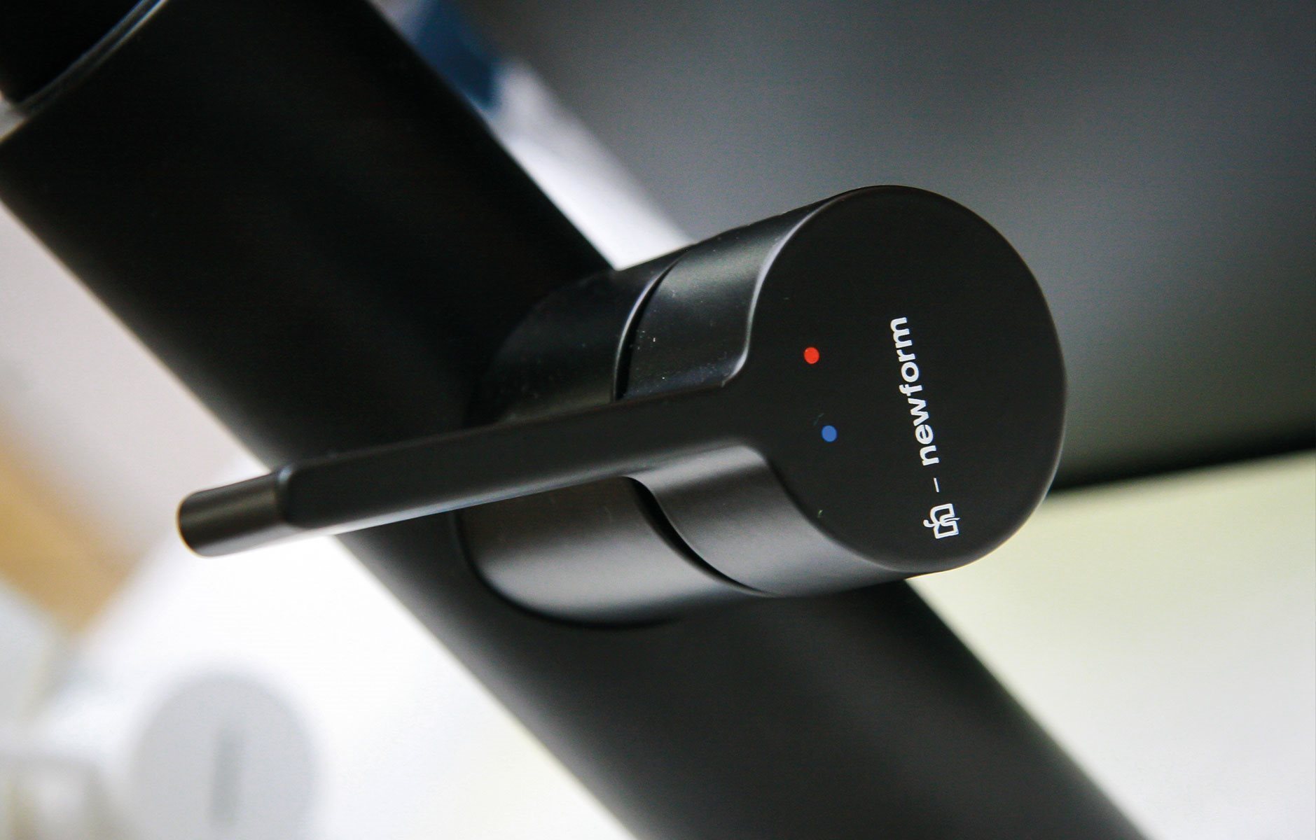 sala_mostra_cfv_rubinetto_nero2(1)