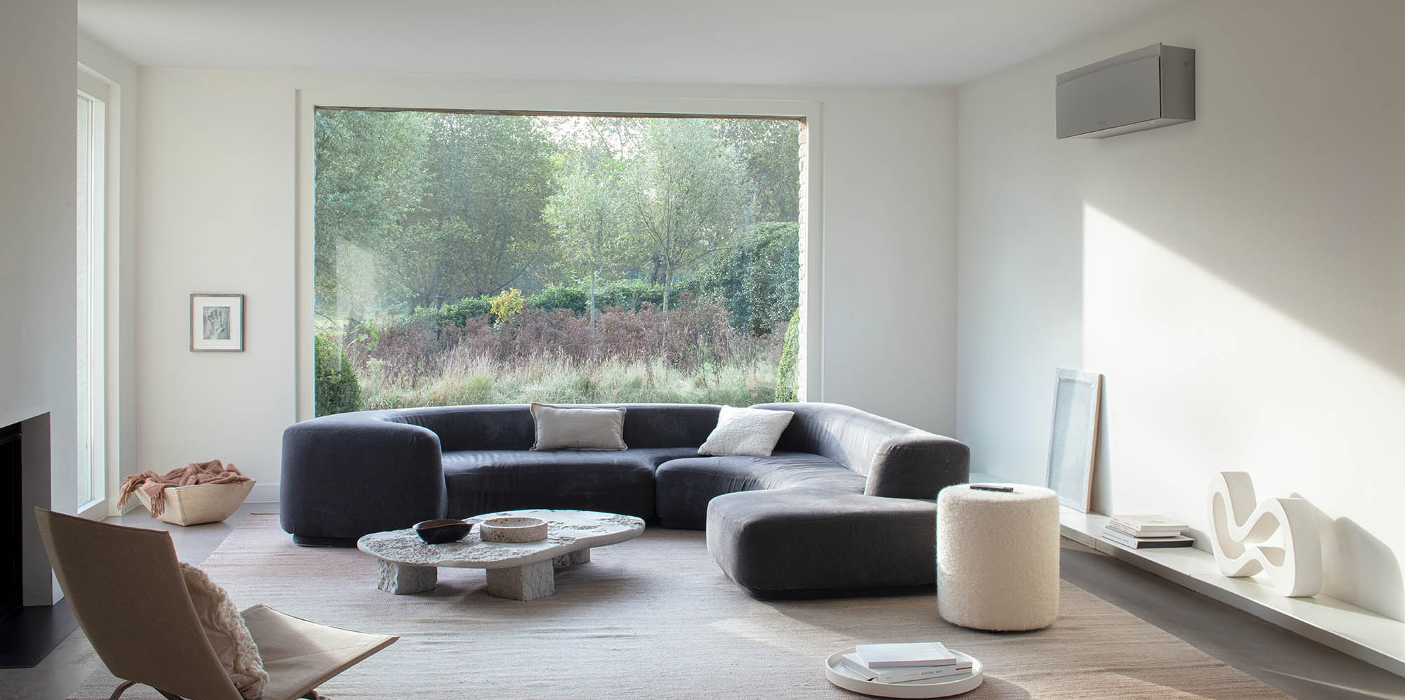 two_column_content_b_841053224image